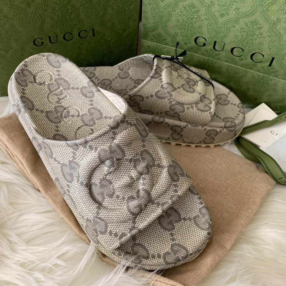 Sold❌🟤BNIB GUCCI Monogram Slides🟤🟤 - Picture 3 of 15